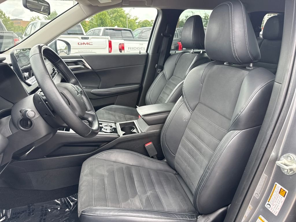 Used 2022 Gray Mitsubishi SE image 13