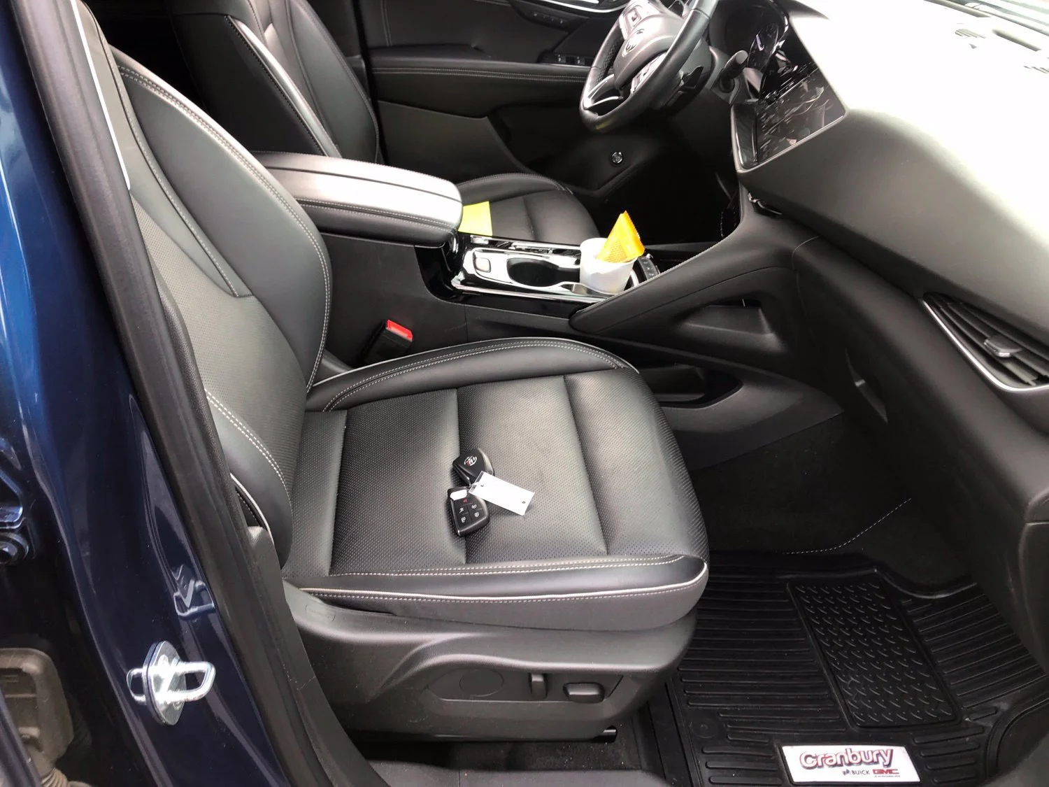 Used 2023 SAPPHIRE METALLIC Buick Essence image 30