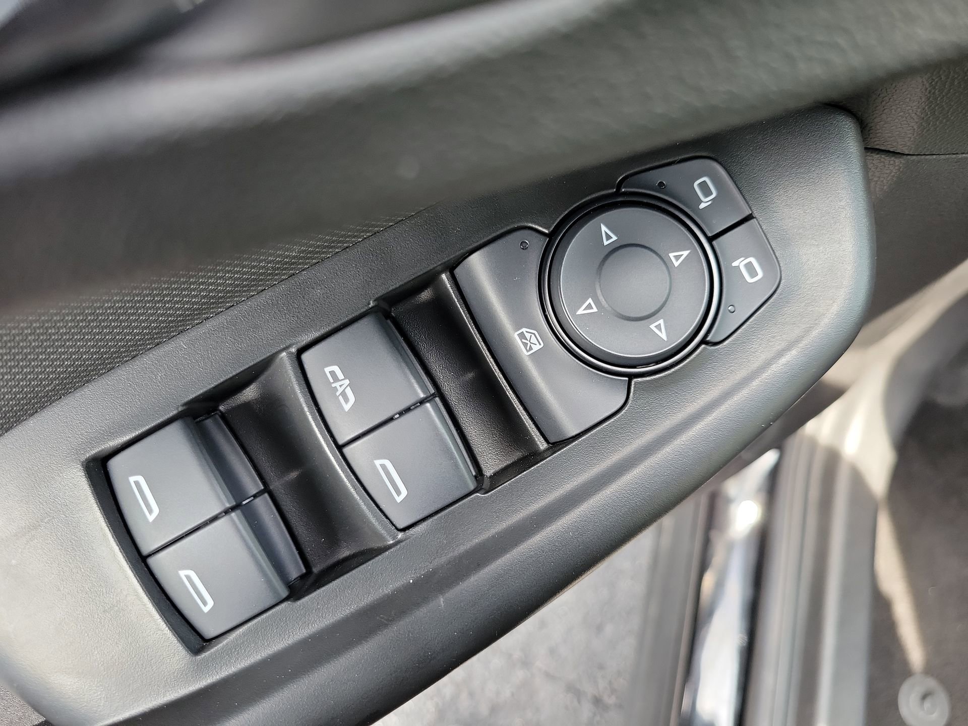 Used 2022 Mosaic Black Metallic Chevrolet RS image 18