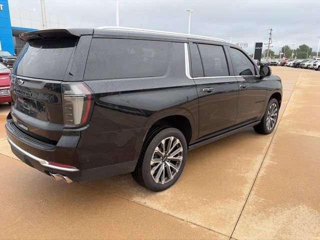 Used 2025 Black Chevrolet High Country image 3