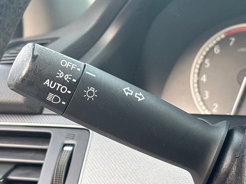 Used 2015 Silver Honda LX image 25