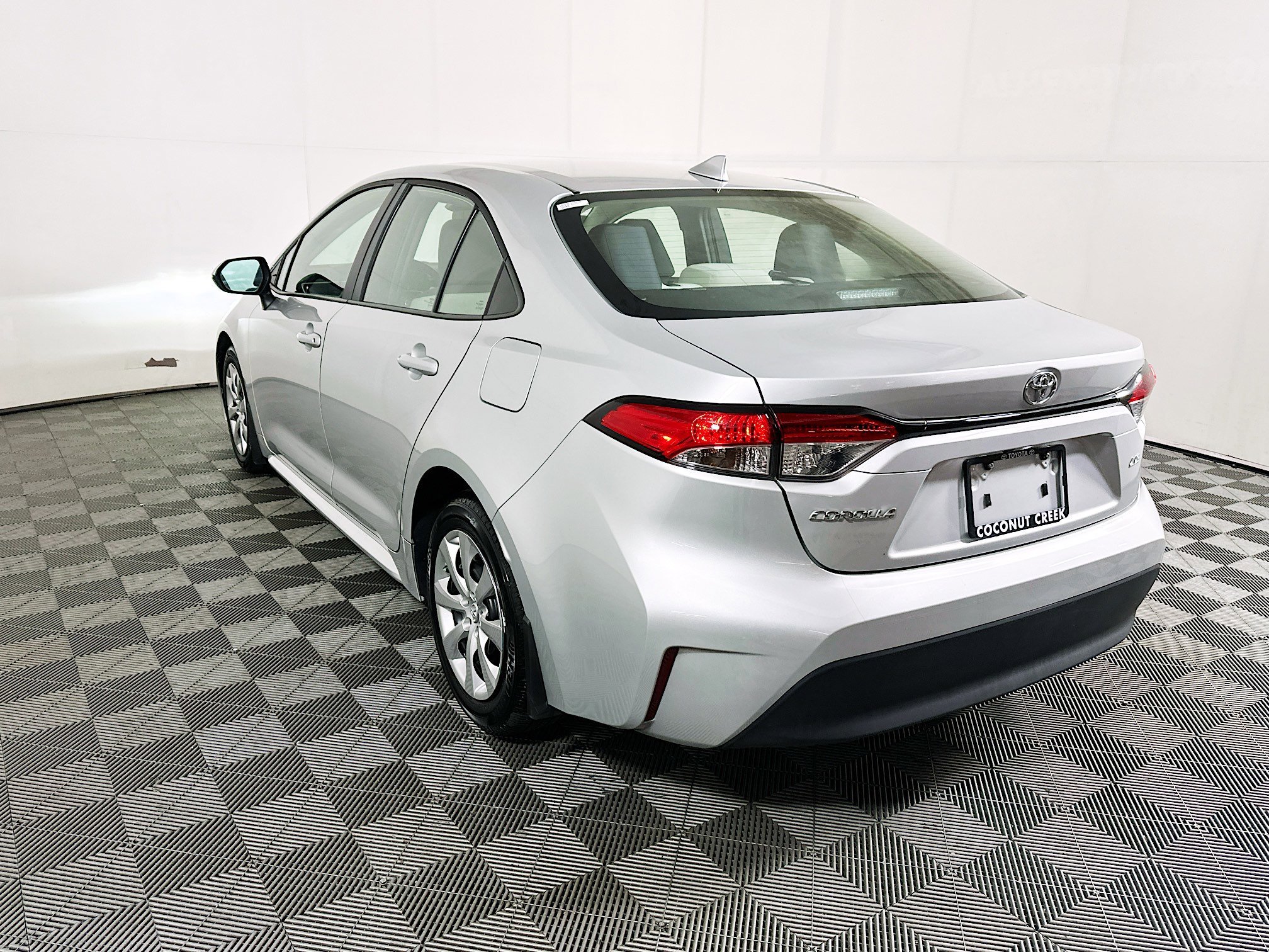 2025 Toyota Corolla thumbnail 7