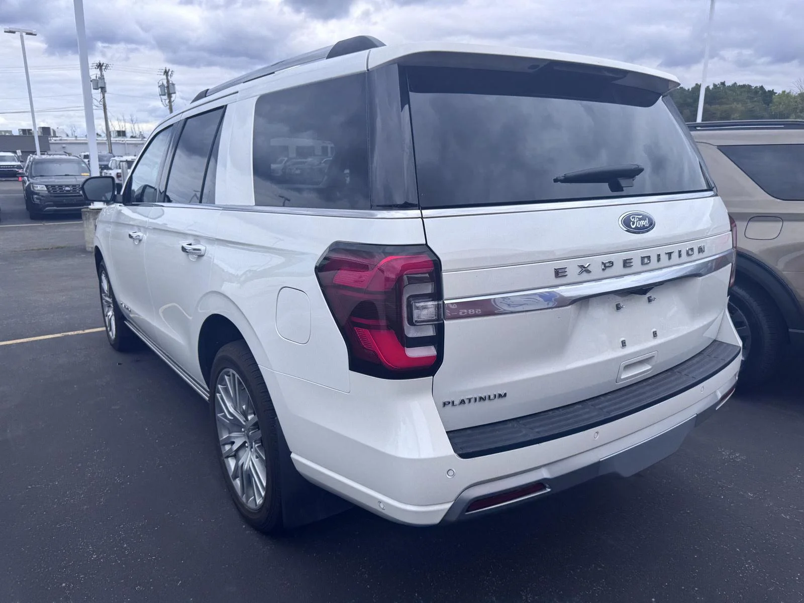 Used 2024 Star White Metallic Tri-Coat Ford Platinum image 6