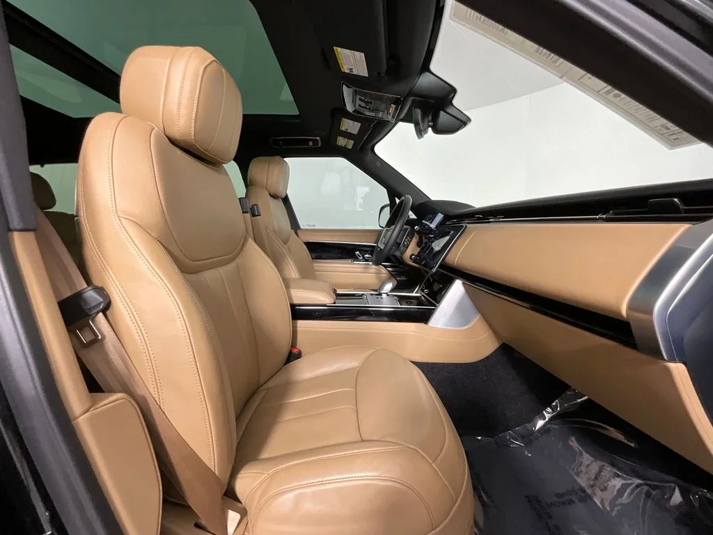 Used 2024 Black Land Rover SE image 20