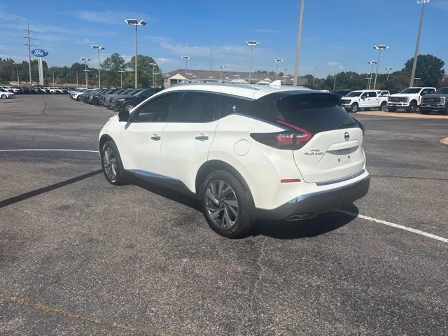 Used 2020 White Nissan SL image 6