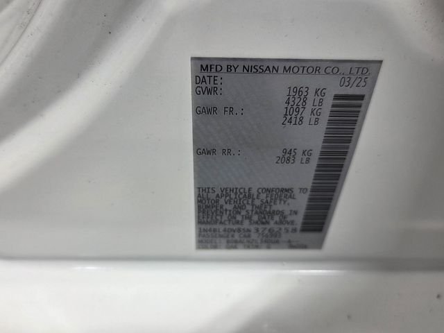 Used 2025 White Nissan 2.5 SV image 17