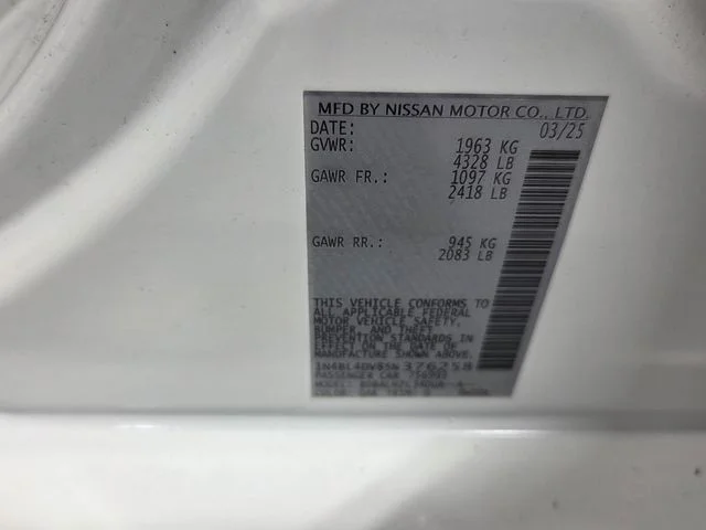 Used 2025 White Nissan 2.5 SV image 17