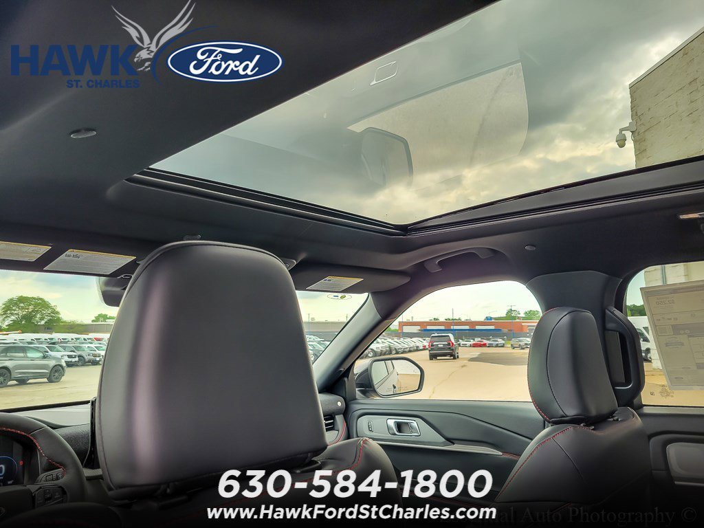 New 2026 Carbonized Gray Metallic Ford ST-Line image 12