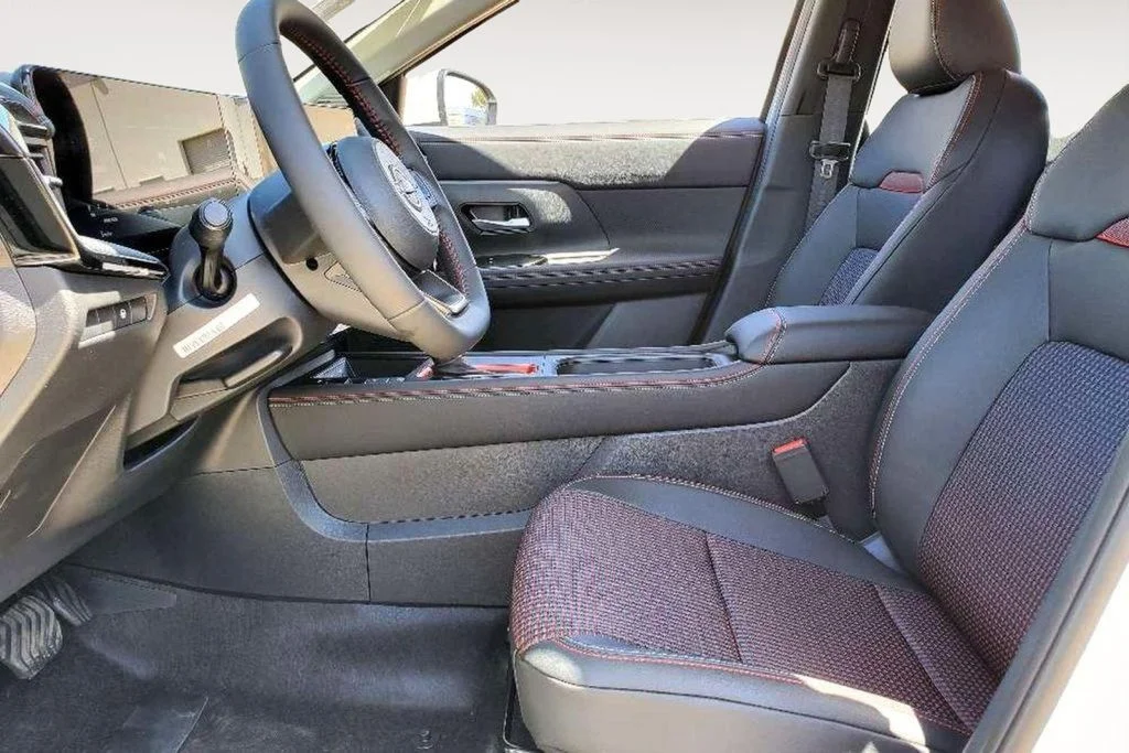 2025 Nissan Kicks SR AWD - Photo 7