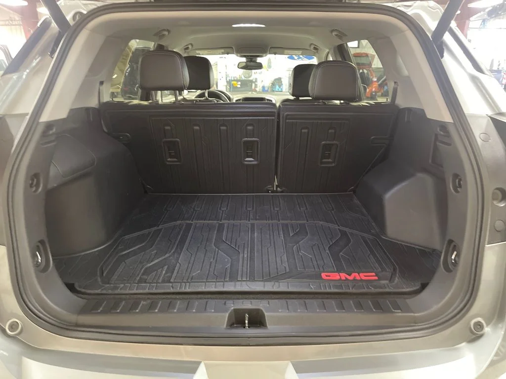 Used 2023 Silver GMC SLT image 22