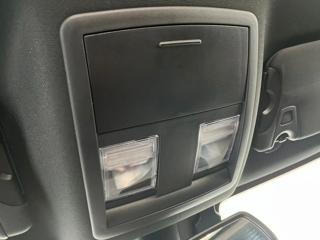 Used 2023 White Dodge SXT image 15