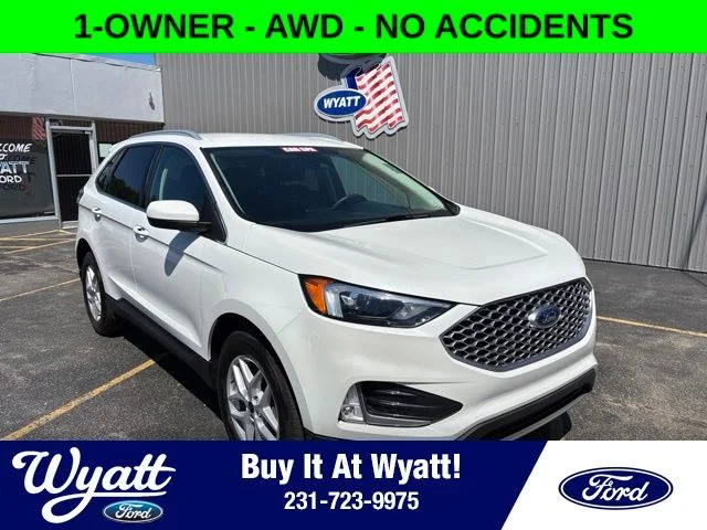 Used 2024 White Metallic Ford SEL image 1