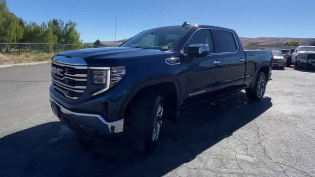 Used 2023 Pacific Blue Metallic GMC SLT image 4