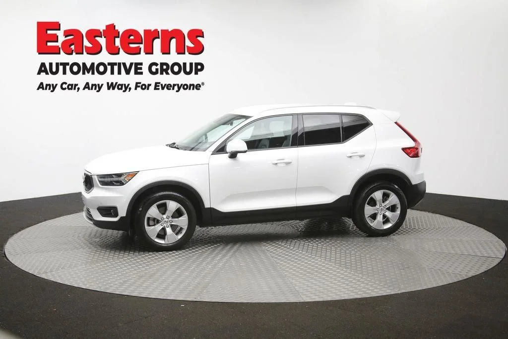 Used 2022 White Volvo Momentum image 58