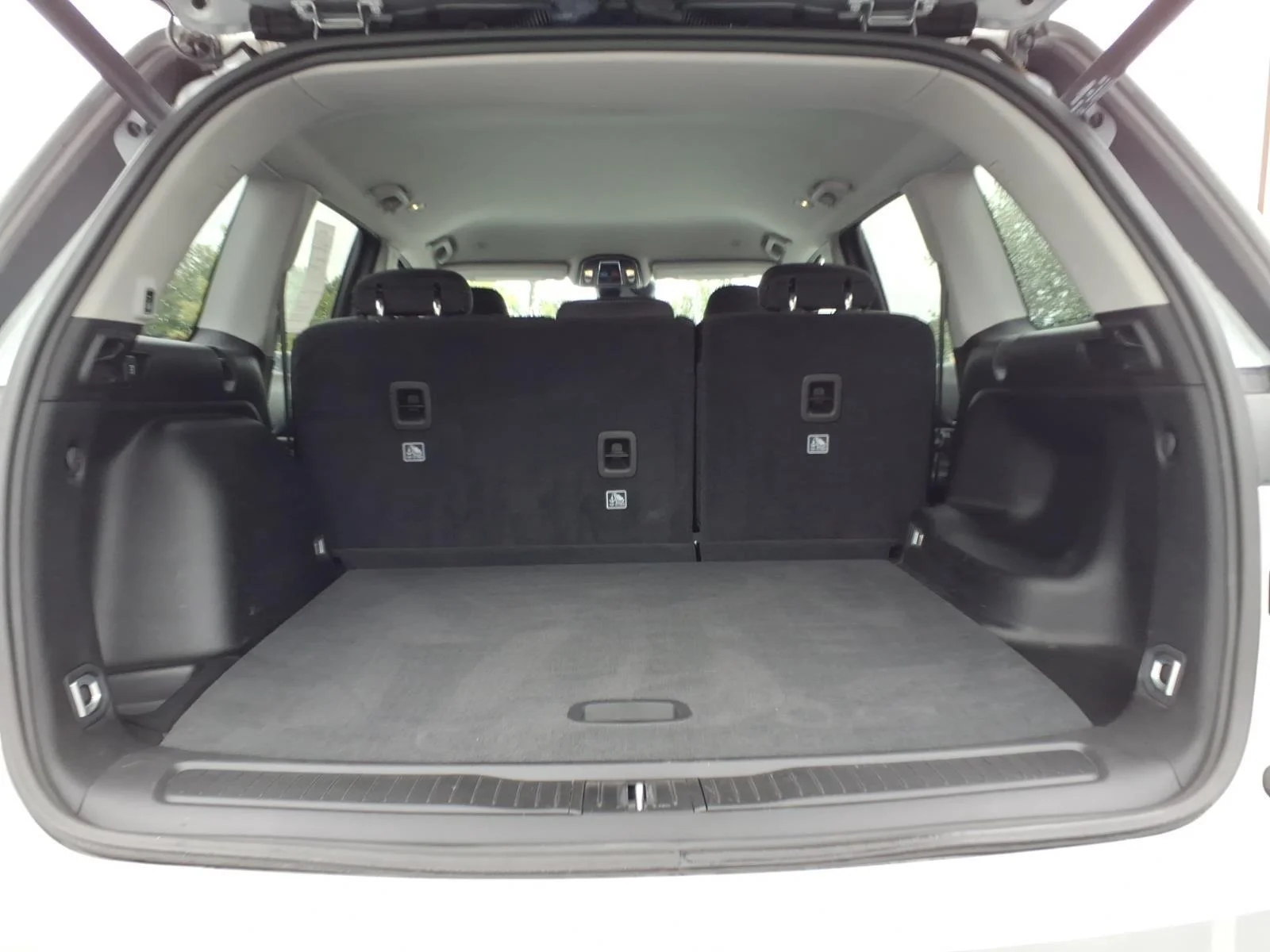 Used 2023 Silver Zynith Jeep Laredo image 30
