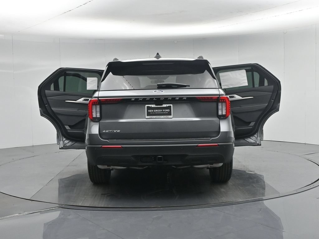 New 2026 Carbonized Gray Metallic Ford Active image 33