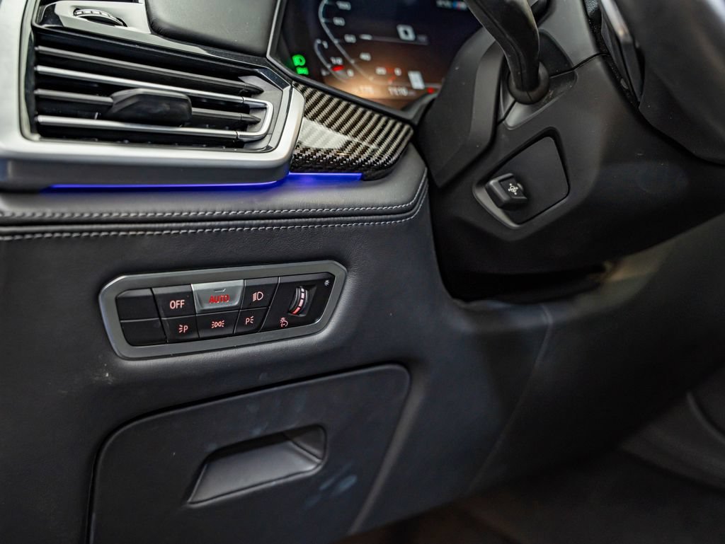 Used 2020 Marina Bay Blue Metallic BMW Competition image 21