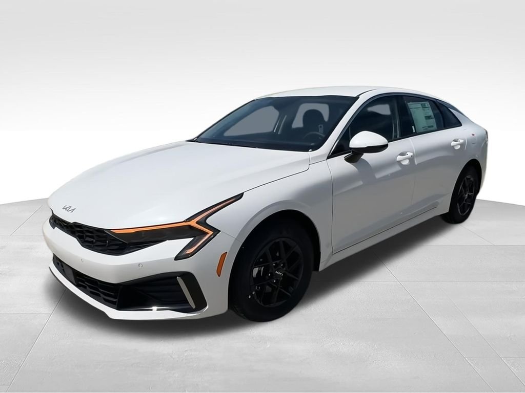 New 2026 White Kia LXS image 4