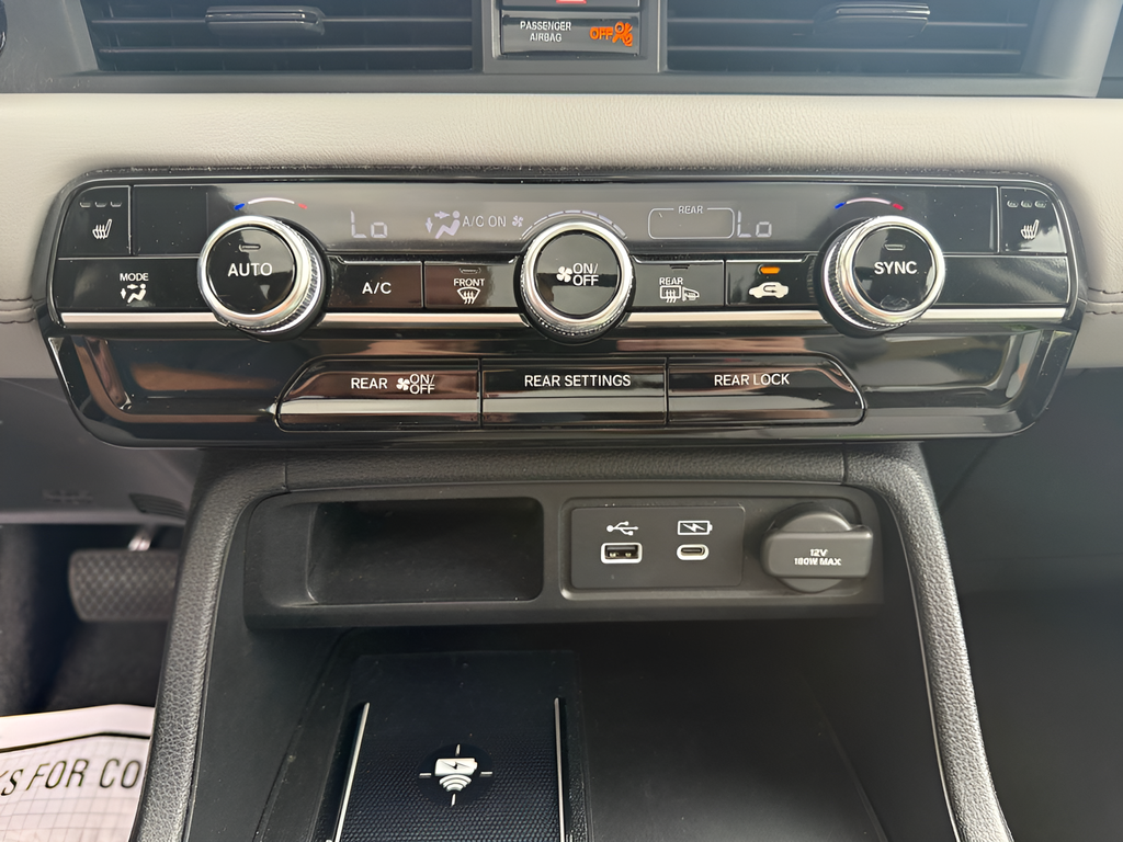 Used 2023 White Honda Touring image 29
