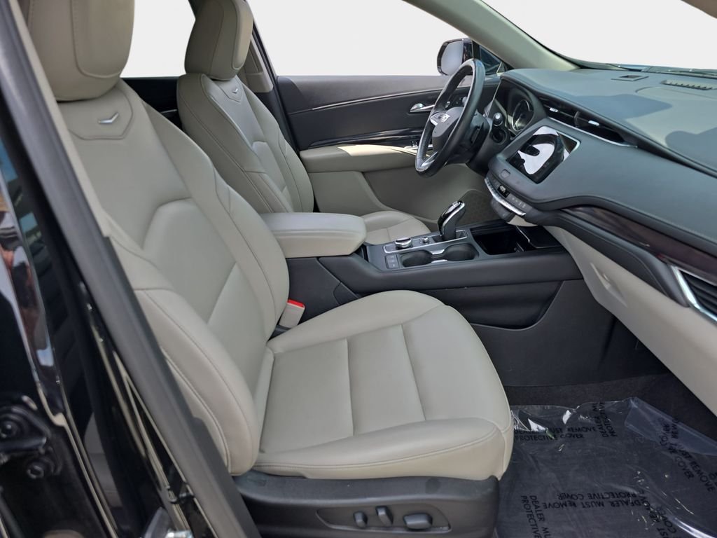 Used 2020 Black Cadillac Luxury image 12