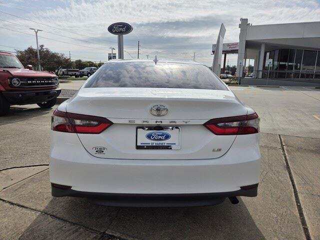 Used 2023 Ice Cap Toyota LE image 4