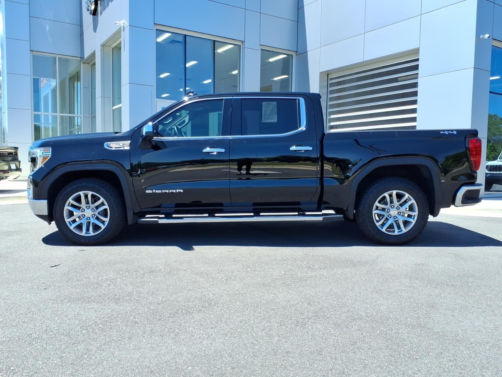 Used 2021 Onyx Black GMC SLT image 3