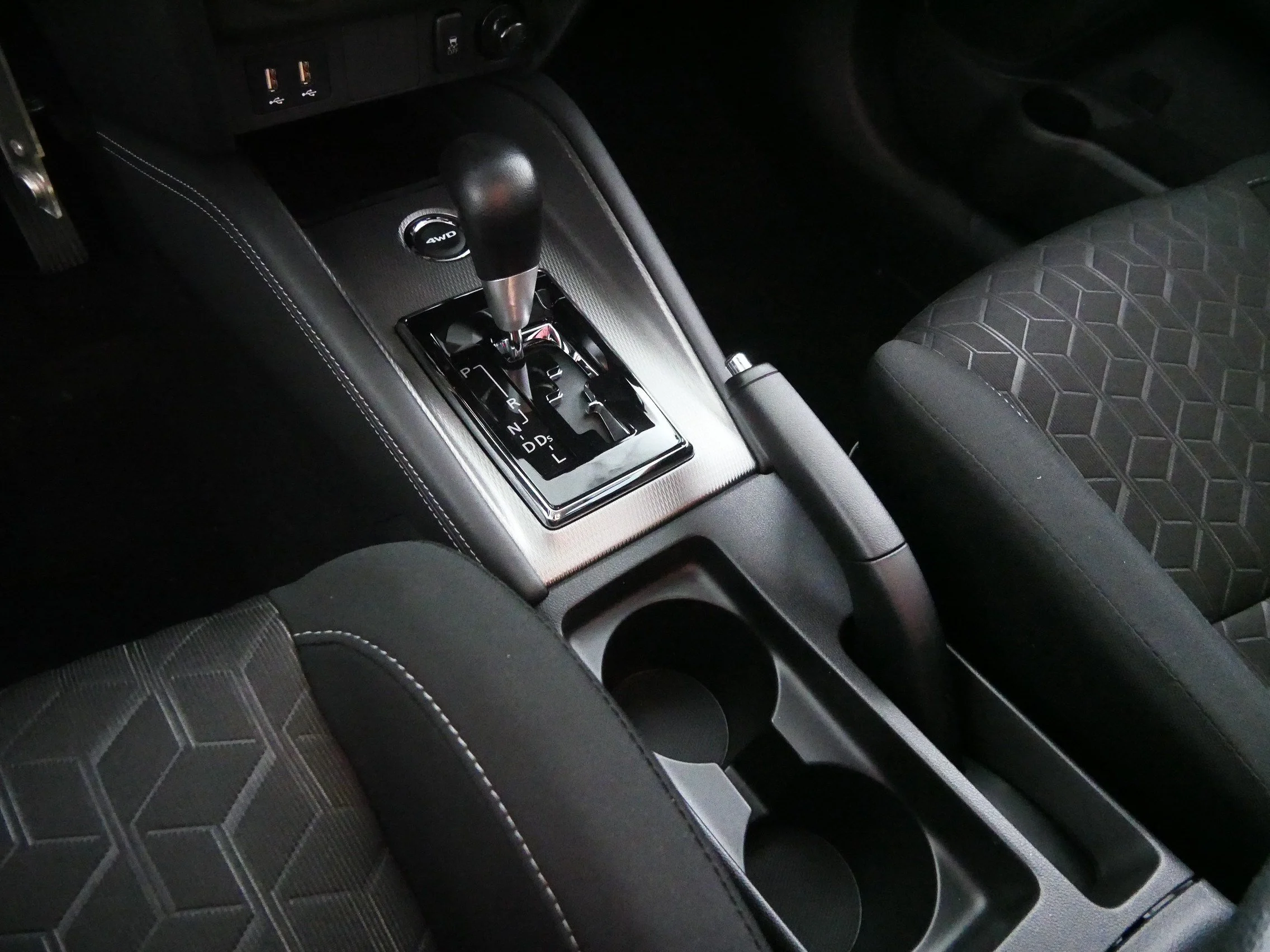 New 2026 White Diamond Mitsubishi 2.0 ES image 6
