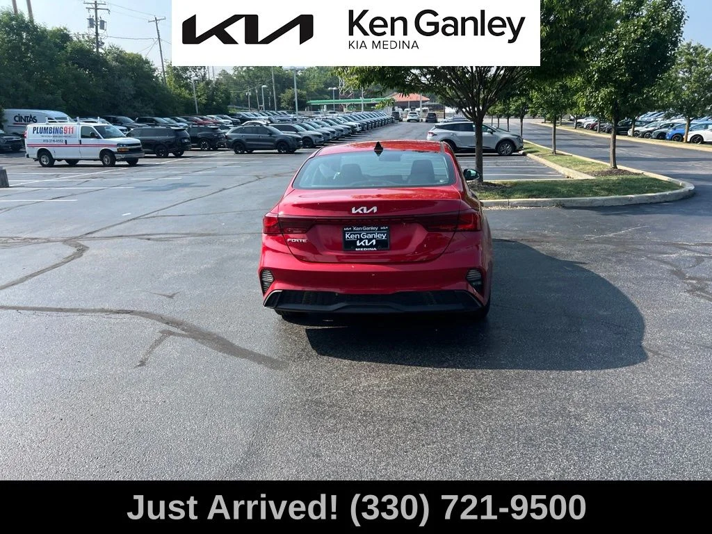 Used 2023 Red Kia LXS image 6
