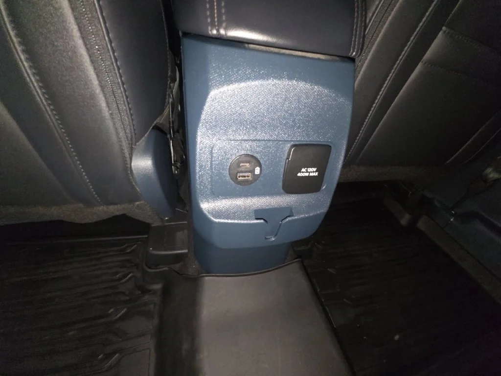 Used 2024 White Ford Lariat image 34