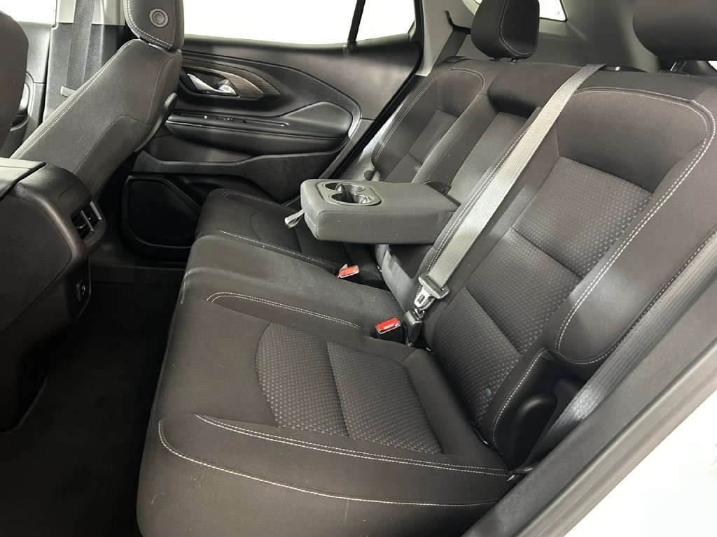 Used 2024 White GMC SLE image 17