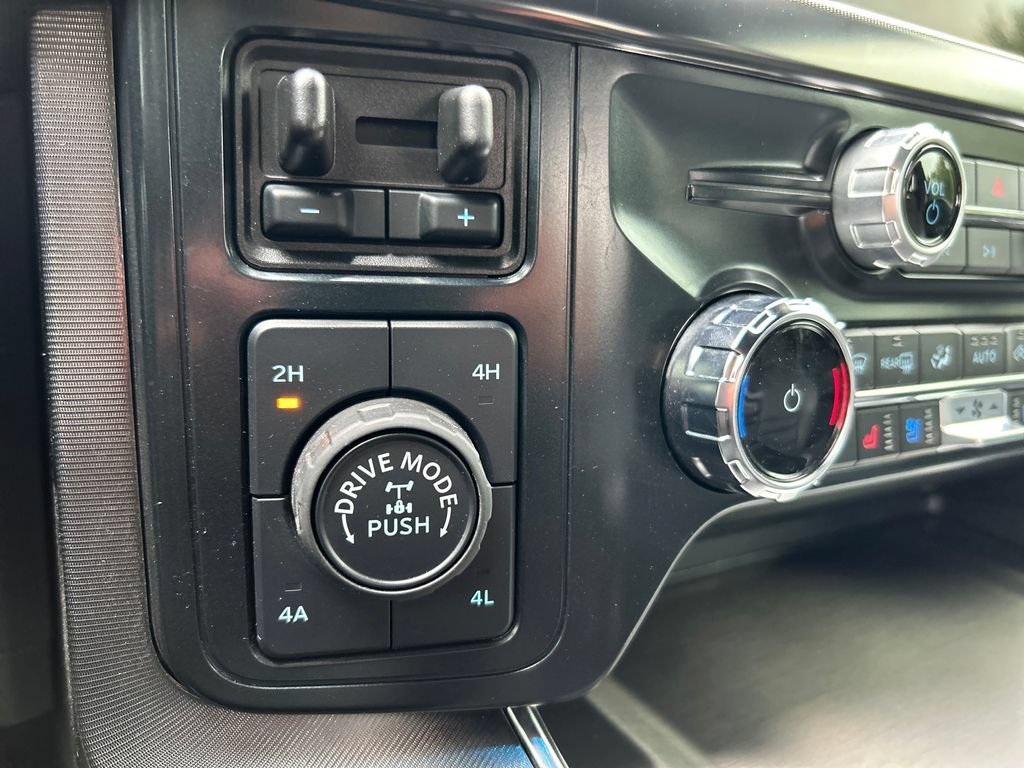 Used 2025 White Ford Platinum image 27