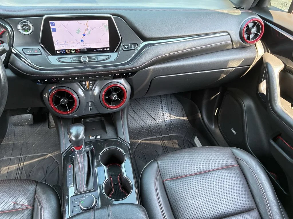 Used 2020 IRIDESCENT PEARL TRICOAT Chevrolet RS image 32