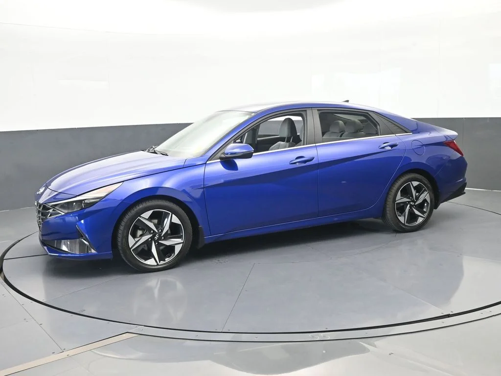 Used 2023 Intense Blue Hyundai Limited image 2