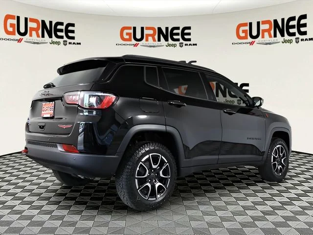 New 2026 Diamond Black Crystal Pearl-Coat Exterior Paint Jeep Trailhawk image 37
