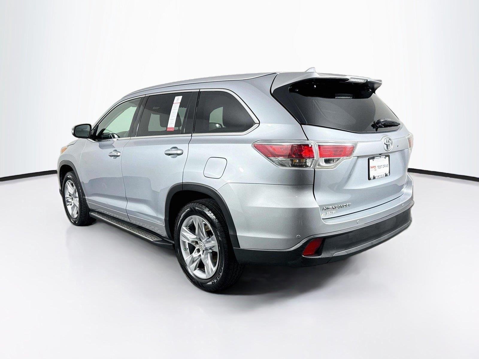 Used 2015 Silver Sky Metallic Toyota Limited image 12