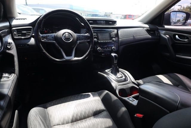 Used 2017 Gray Nissan SV image 3