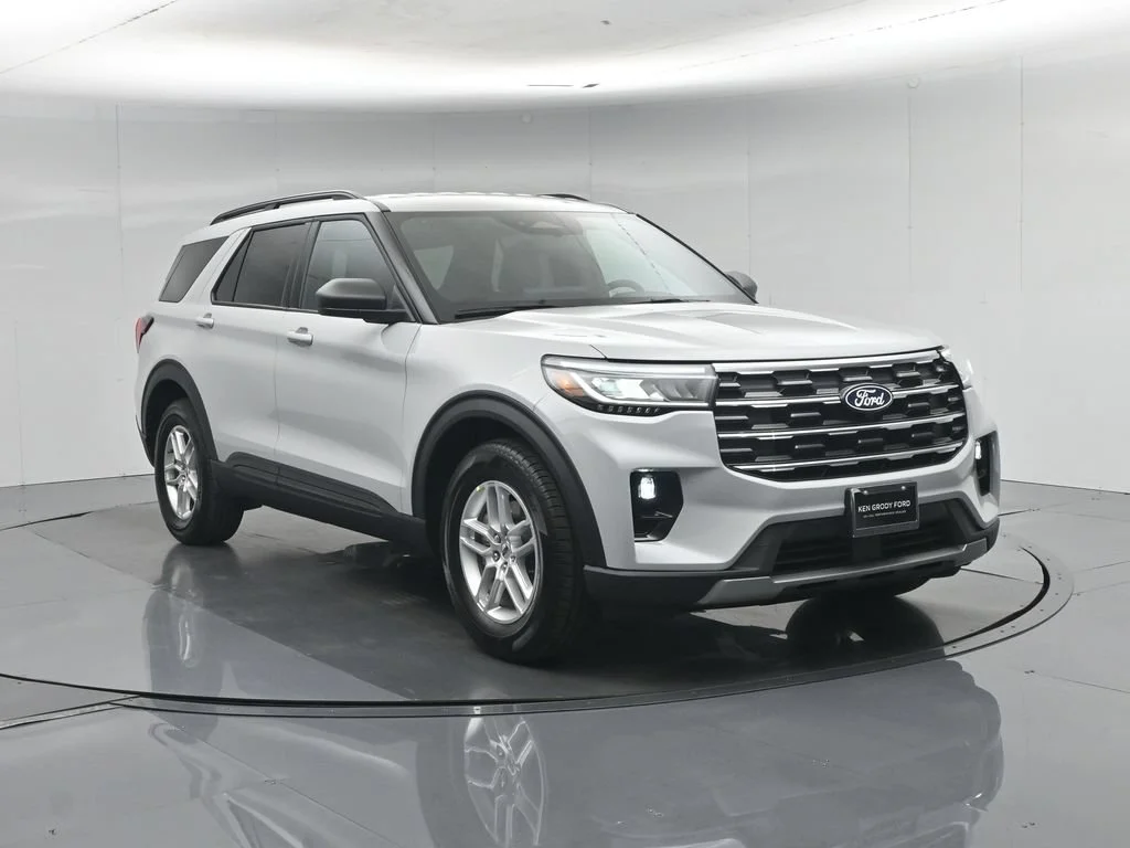 New 2027 Avalanche Gray Ford Active image 57