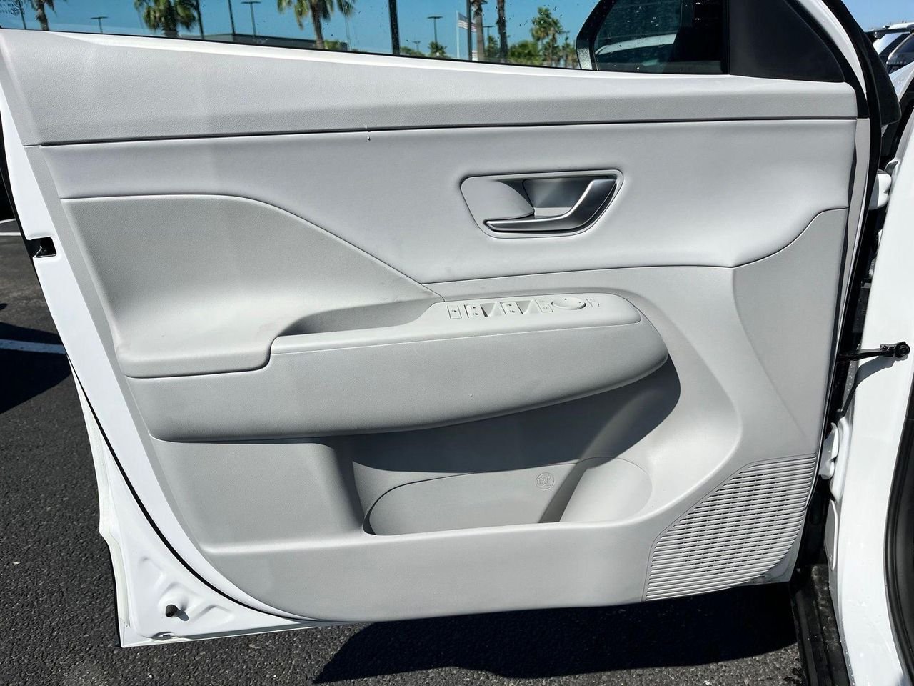 New 2026 White Hyundai SEL Premium FWD image 15