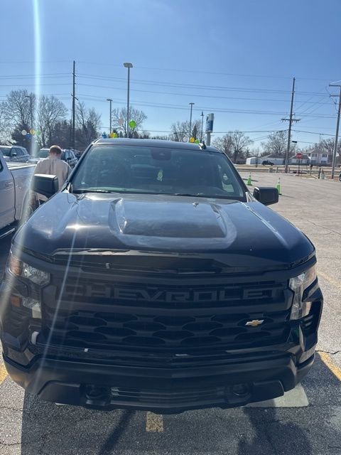 2025 CHEVROLET SILVERADO - Image 1
