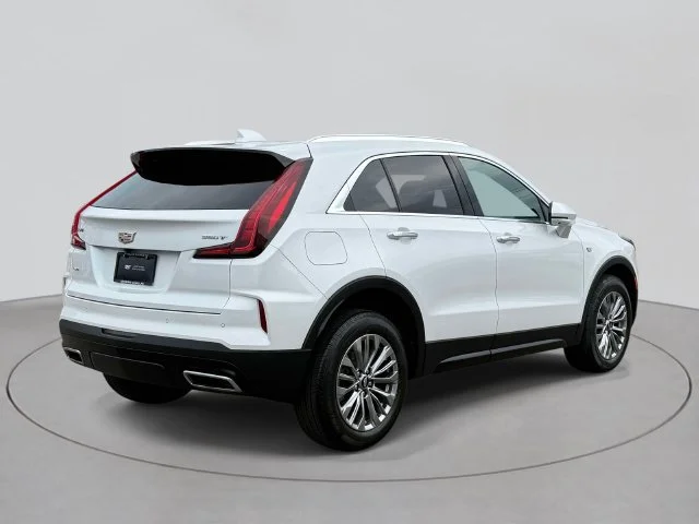 Certified Used 2025 Crystal White Tricoat Cadillac Premium Luxury image 4