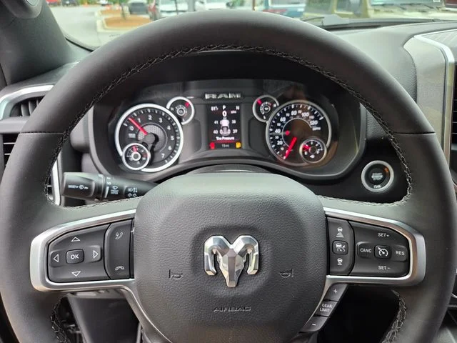New 2026 Diamond Black Crystal Pearl-Coat Exterior Paint RAM Big Horn/Lone Star image 19