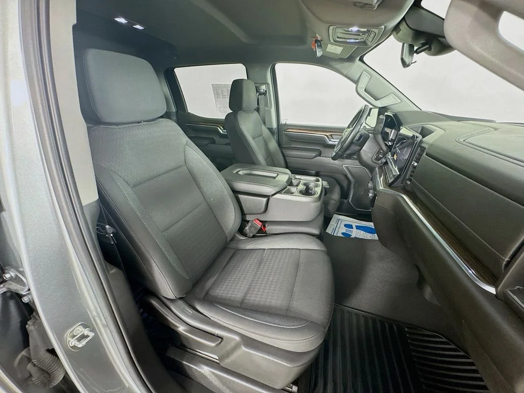 Used 2023 Gray Chevrolet LT image 34