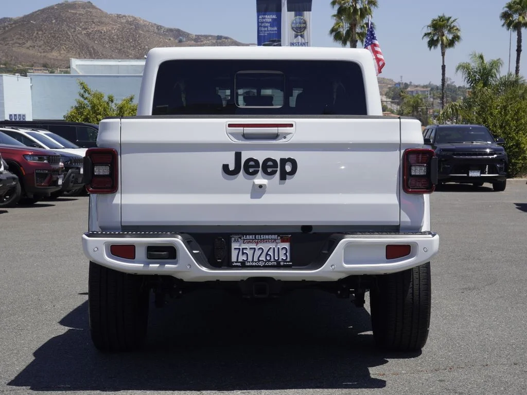 Certified Used 2023 White/off-white Jeep High Altitude image 4