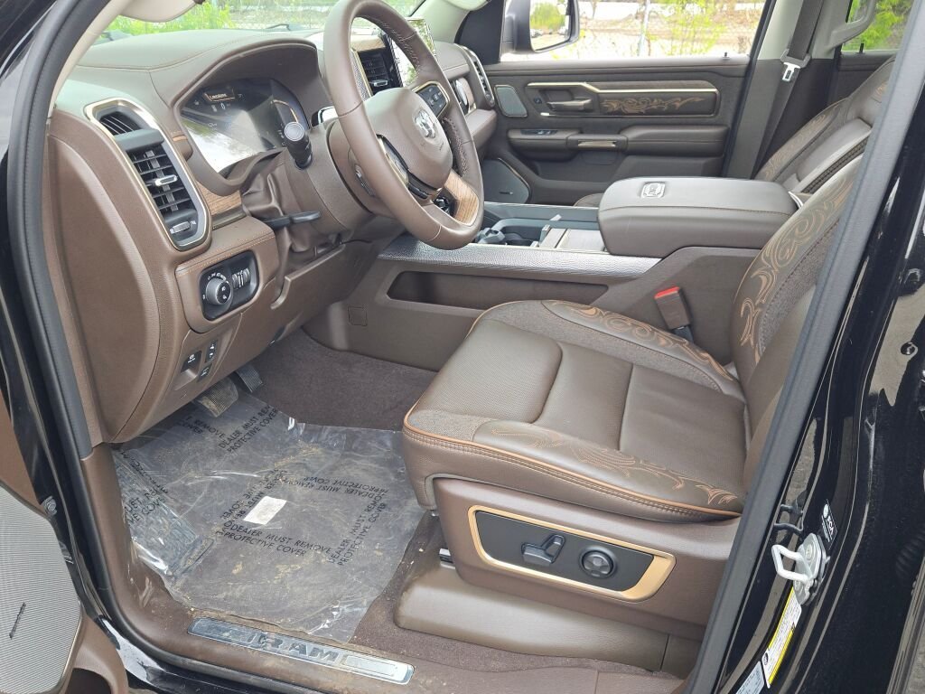 New 2026 Diamond Black Crystal Pearl-Coat Exterior Paint RAM Limited image 25