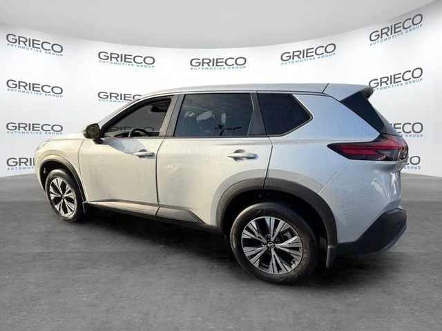 Used 2022 Silver Nissan SV image 5