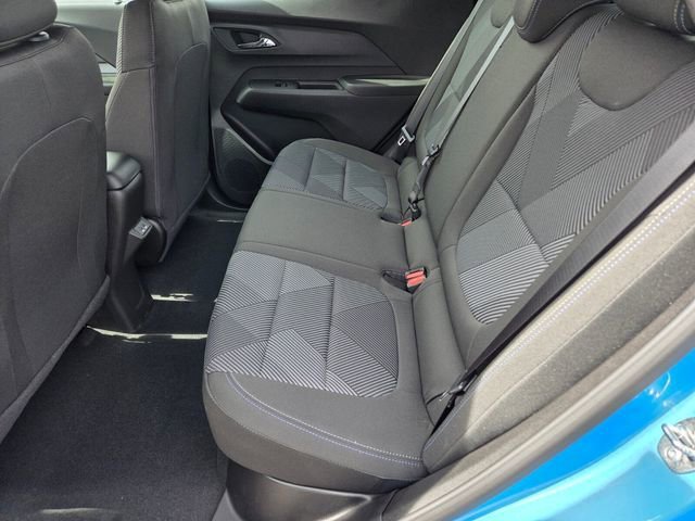 2027 Chevrolet Bolt LT - Photo 7