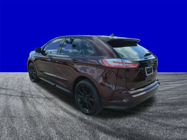 Used 2023 Burgundy Ford ST Line image 6
