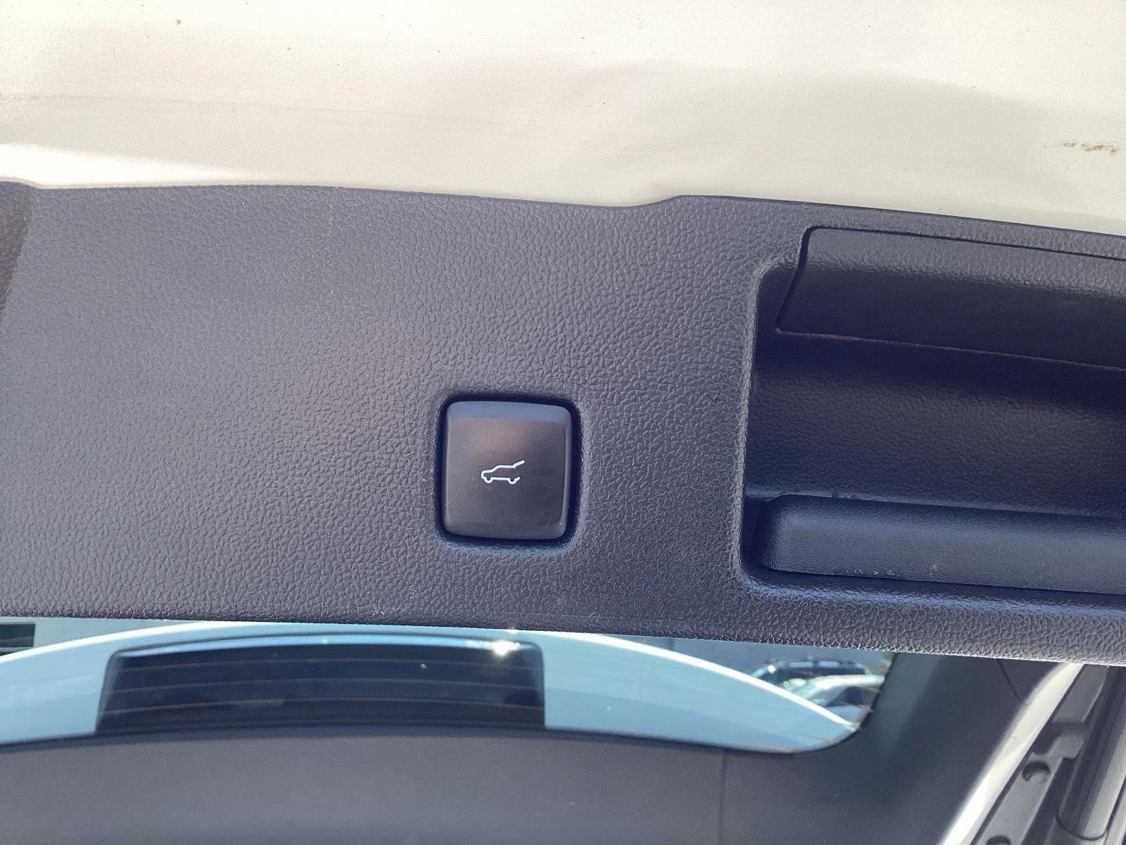 Used 2023 Star White Metallic Tri-Coat Ford Active image 8