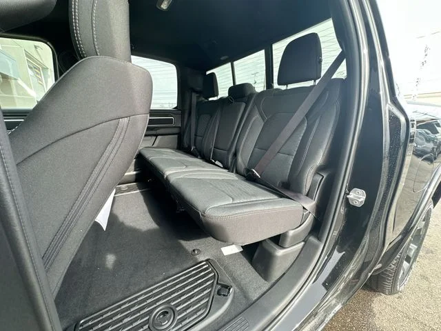 New 2026 Diamond Black Crystal Pearl-Coat Exterior Paint RAM Big Horn/Lone Star image 24