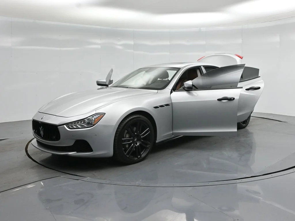 Used 2017 Silver Maserati Base image 26